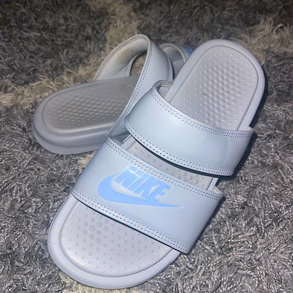 ash grey nike slides